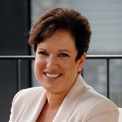 headshot of Sue Lindsay